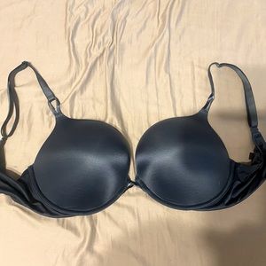 Victoria Secret Bombshell plunge bra 36DD